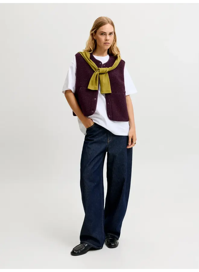 Vera Teddy Vest Winetasting