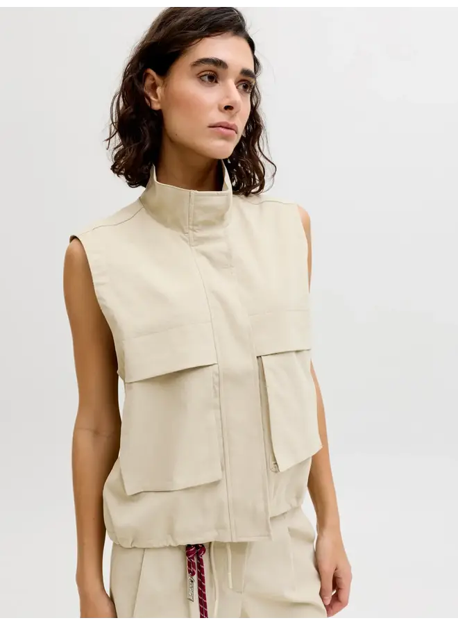 Carol Olive Vest Spray Green