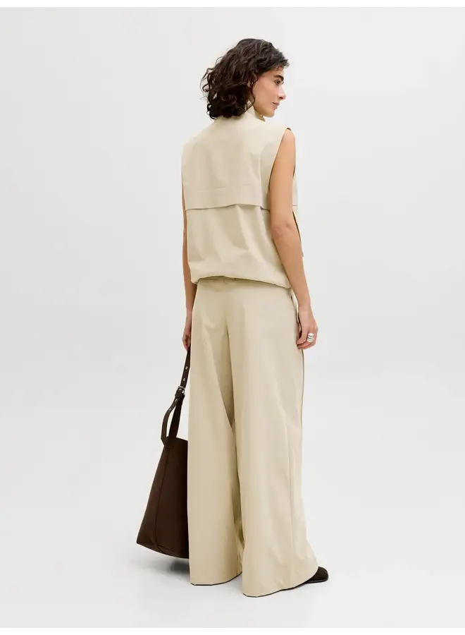Carol Olive Vest Spray Green