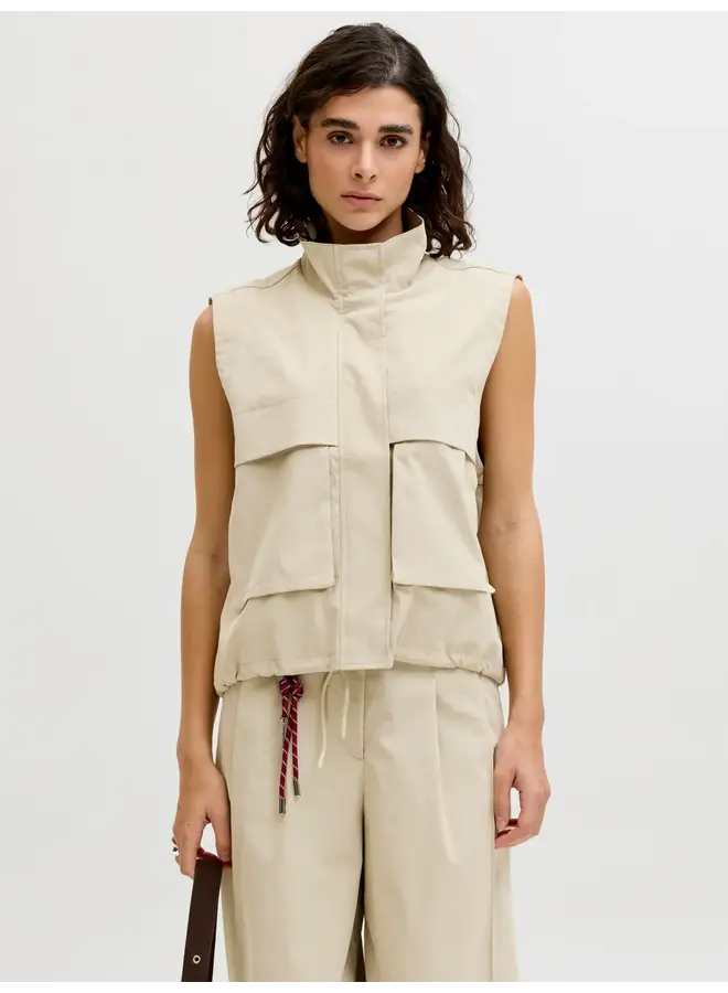 Carol Olive Vest Spray Green