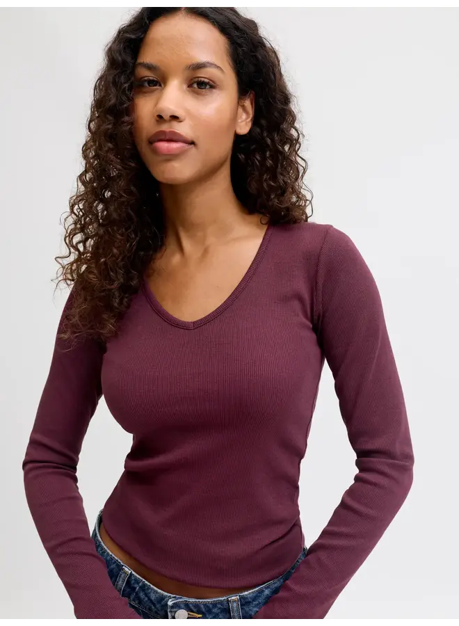 Freya V-neck Top Winetasting
