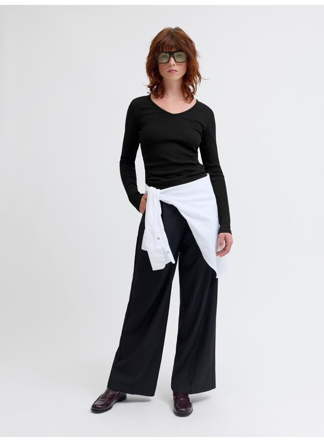 Freya V-neck Top Black