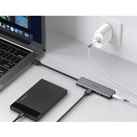 Concentrador USB-C 5 en 1 con 4x USB 3.2 + 1x Micro USB