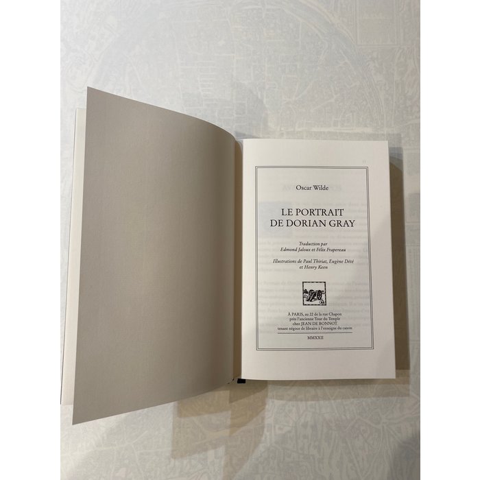 Laissez-vous séduire par Le portrait de Dorian Gray, un roman qui explore les limites de l’art et de la morale.