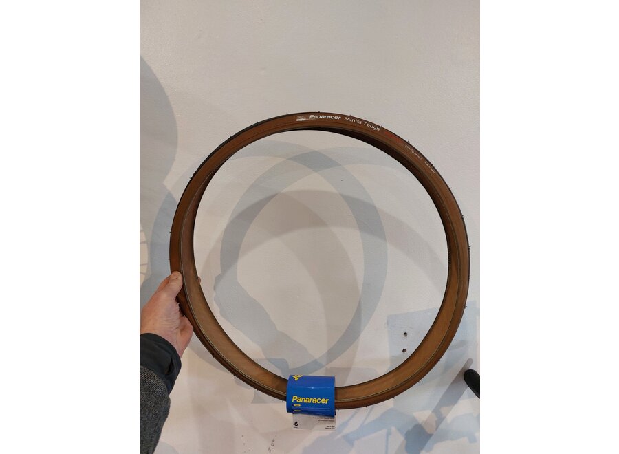 Minits Tough 20 inch Urban Tyre: Amber / Tan wall 20 X 1-1/8 / 451