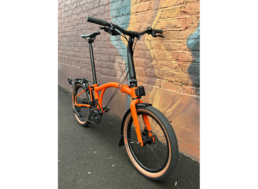 Demo G Line with Roller Frame - Medium 8 Speed Adventure Orange