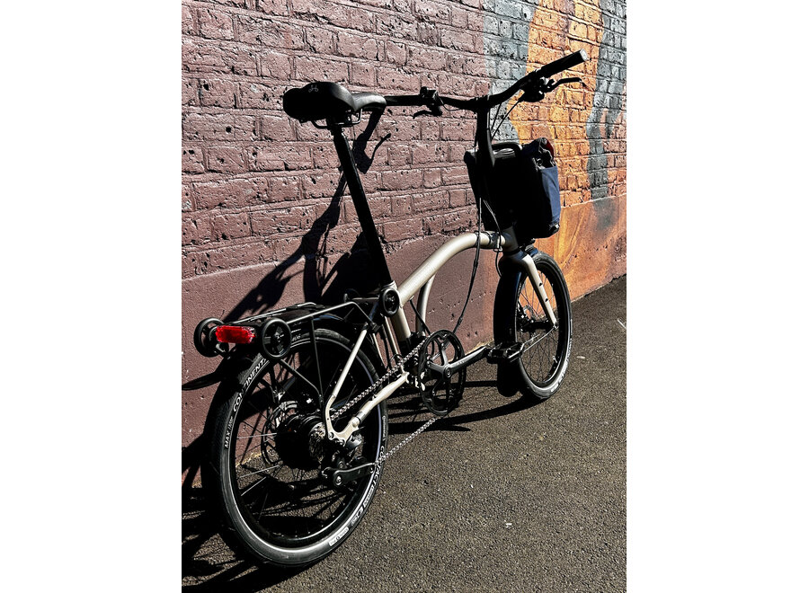 G Line Electric Demo Traildust White