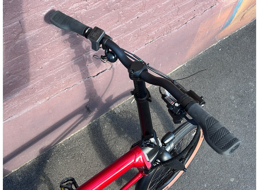 DEMO E-Max Alfine red