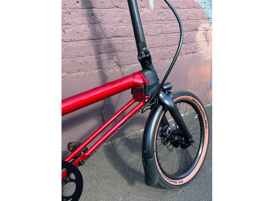 DEMO E-Max Alfine red