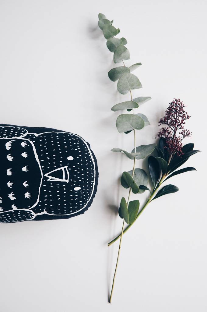 Owl Pillow black