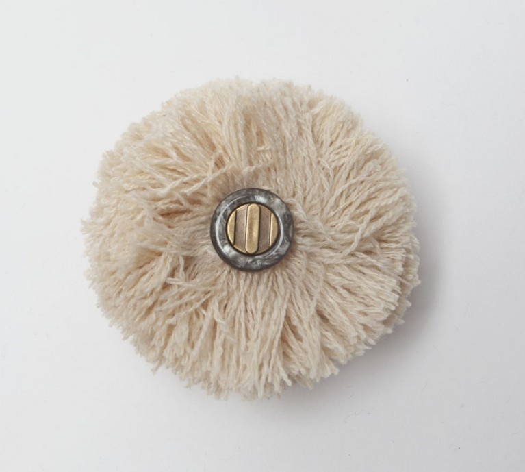 COSTO Detachable Pom-pom beige