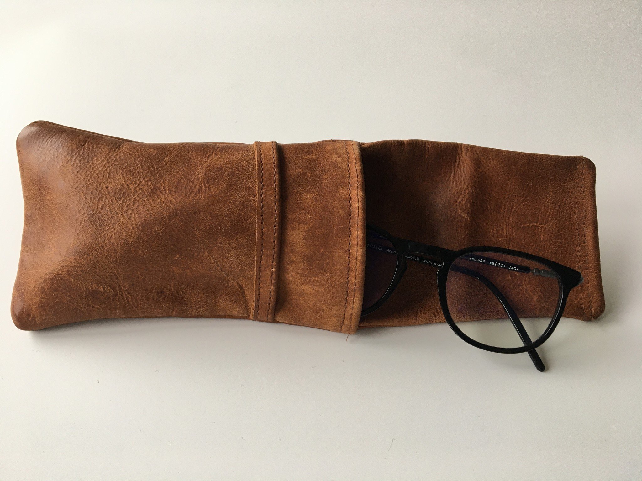 Fine reindeer leather case cognac-coloured for glasses or mobile phone