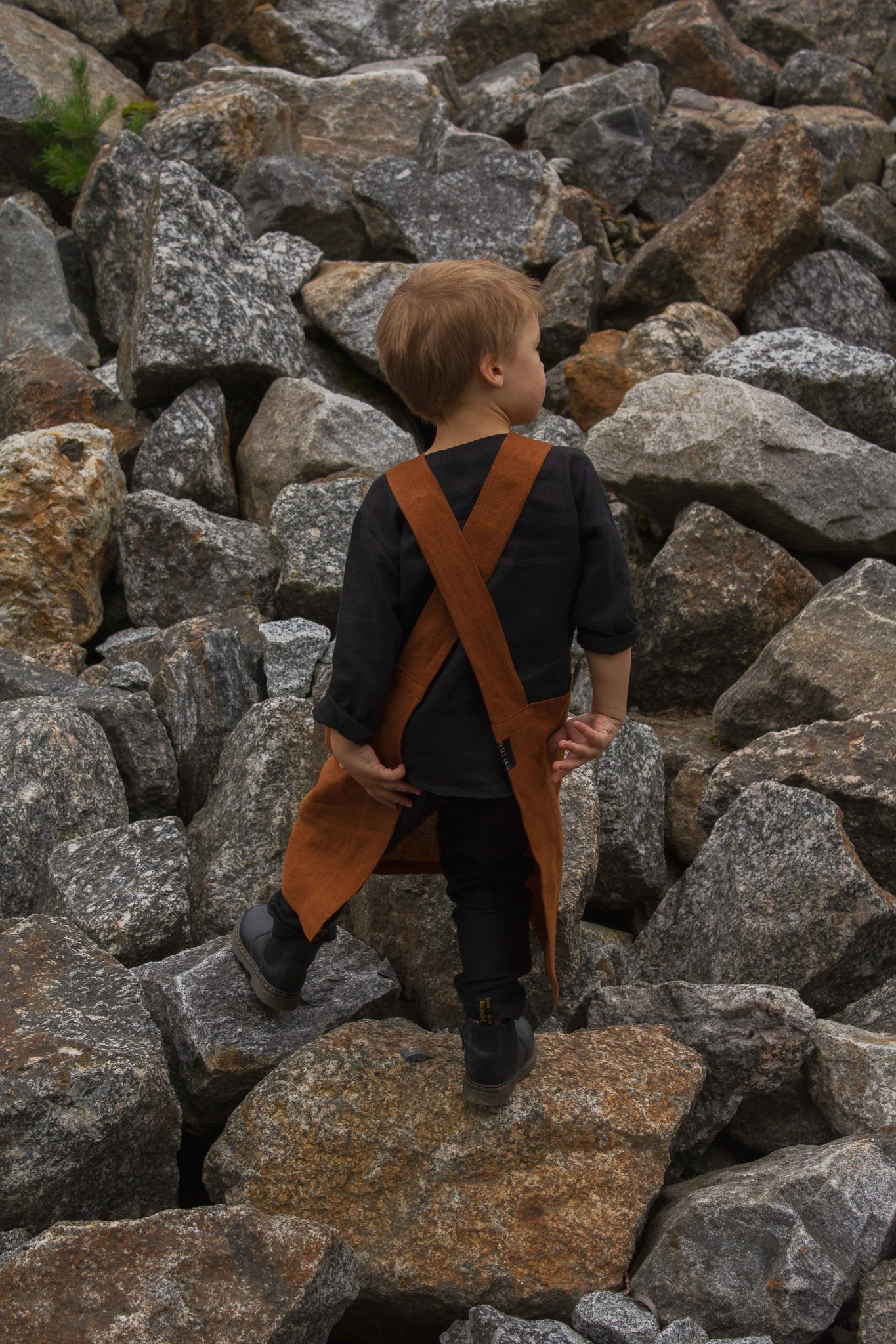 Tablier en lin cannelle pour enfants