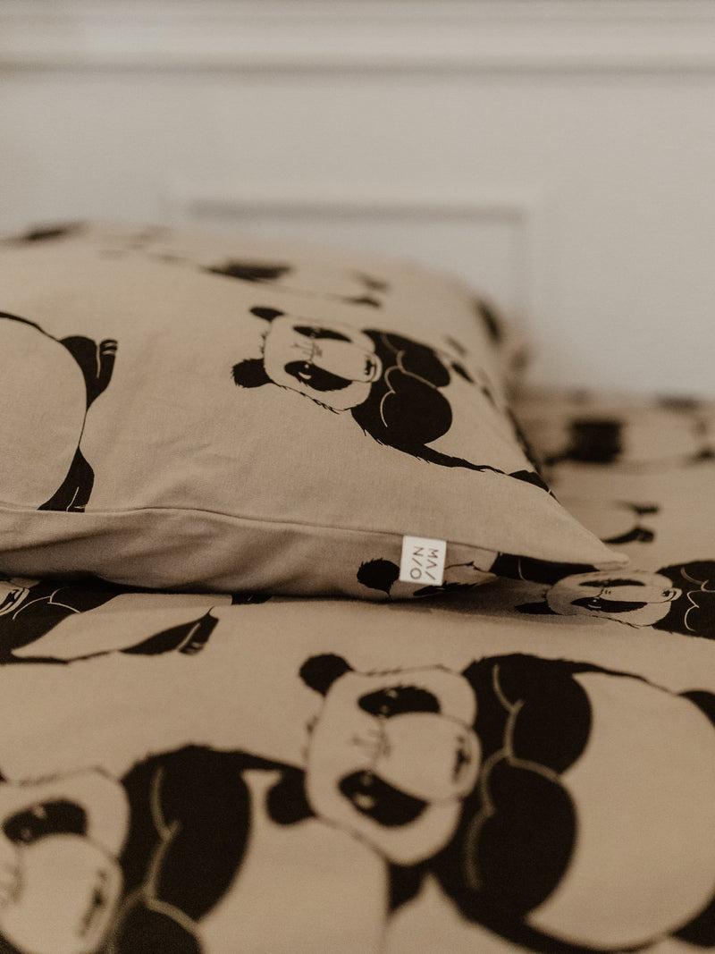 Bouncer panda Duvet Cover Set 150x210 / 50x60 cm black/grey-brown