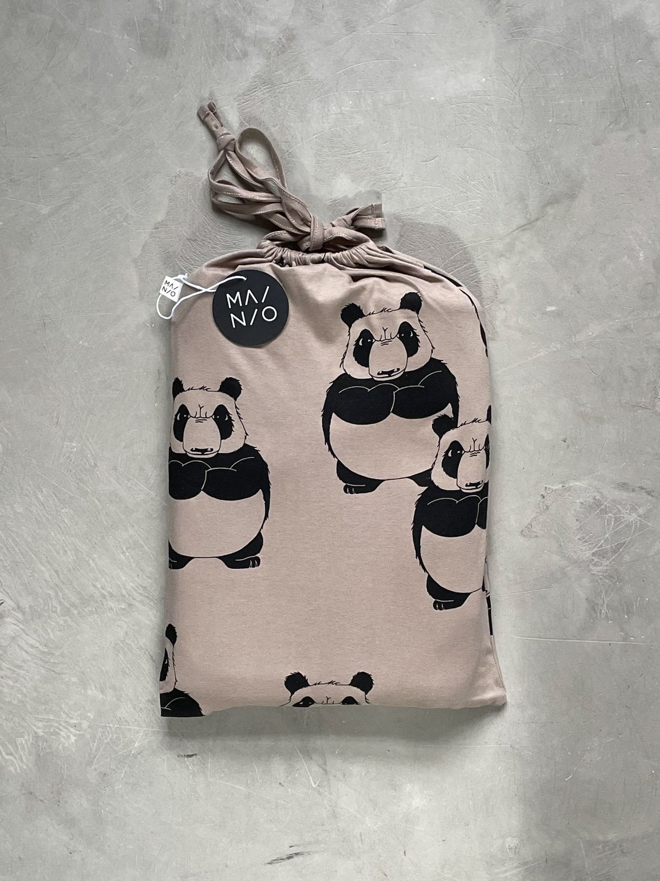Bouncer panda Duvet Cover Set 150x210 / 50x60 cm black/grey-brown