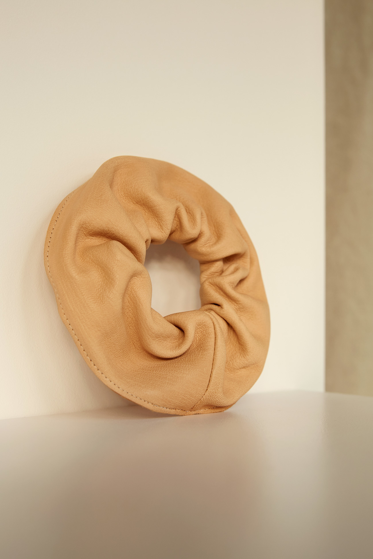 Scrunchie en peau de chèvre