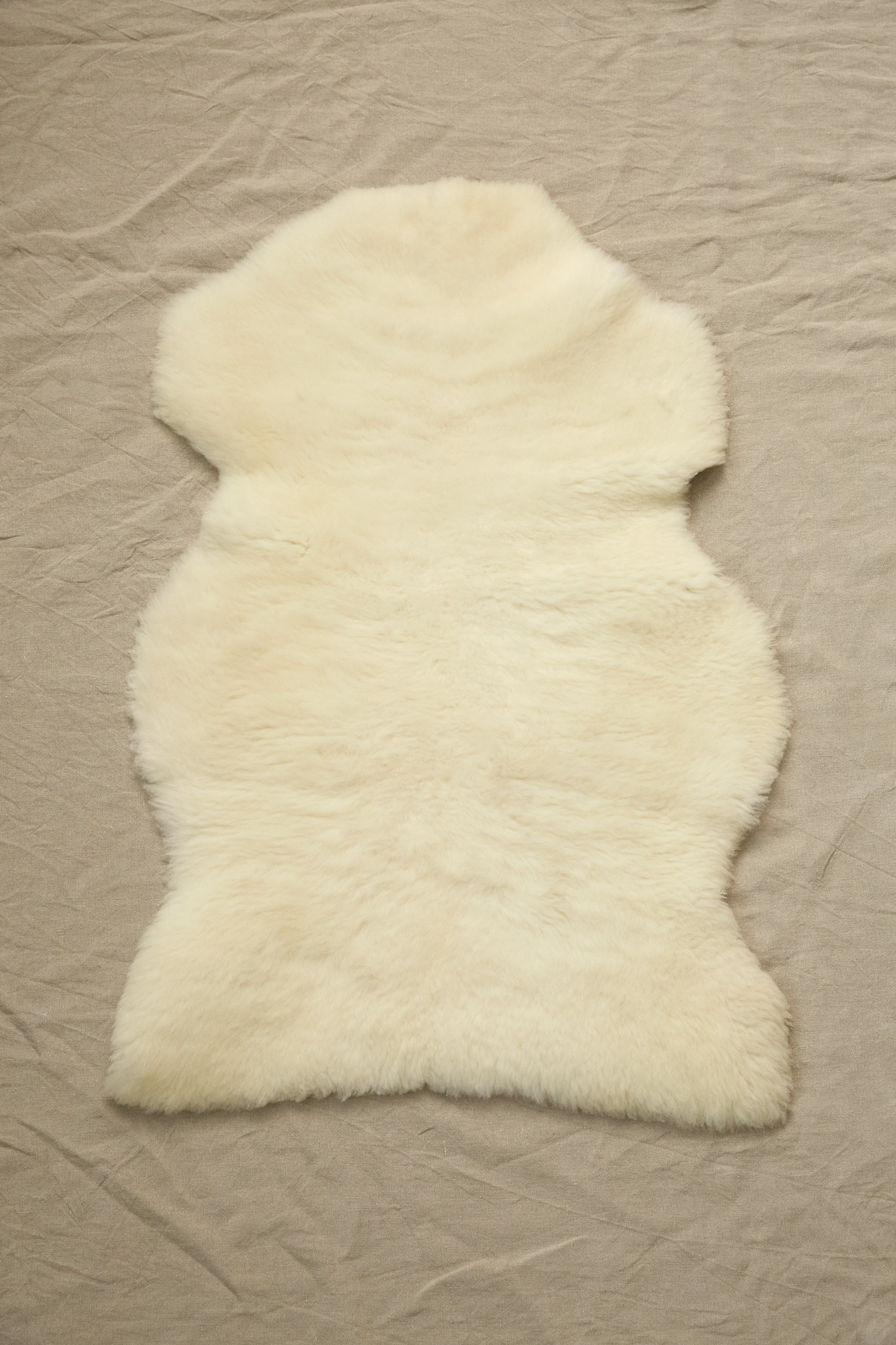 Swiss sheepskin white/beige
