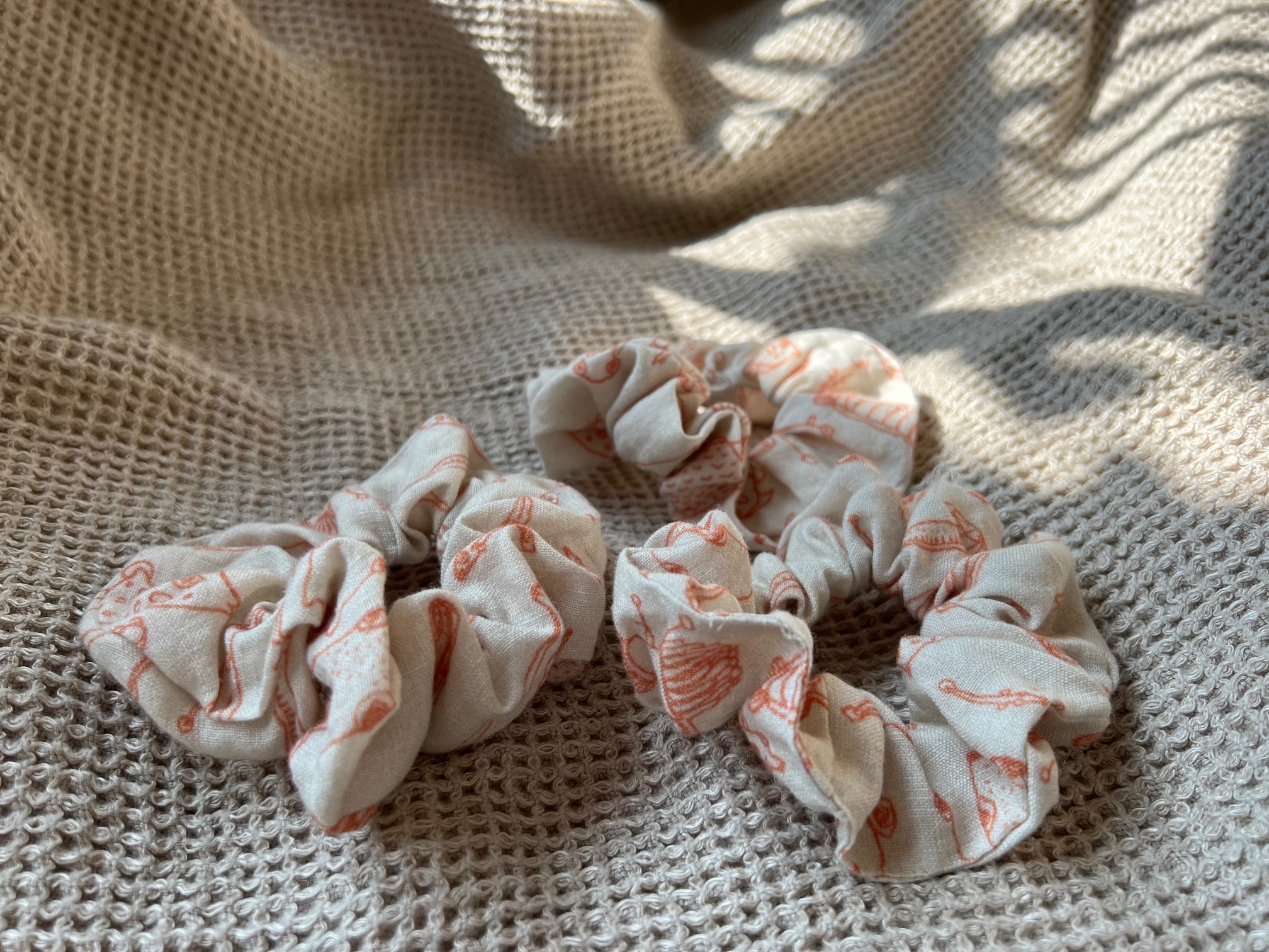 Upcycling Material! Scrunchie aus Leinenreststoff