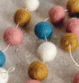 GOLDRICK Pom Pom Garland