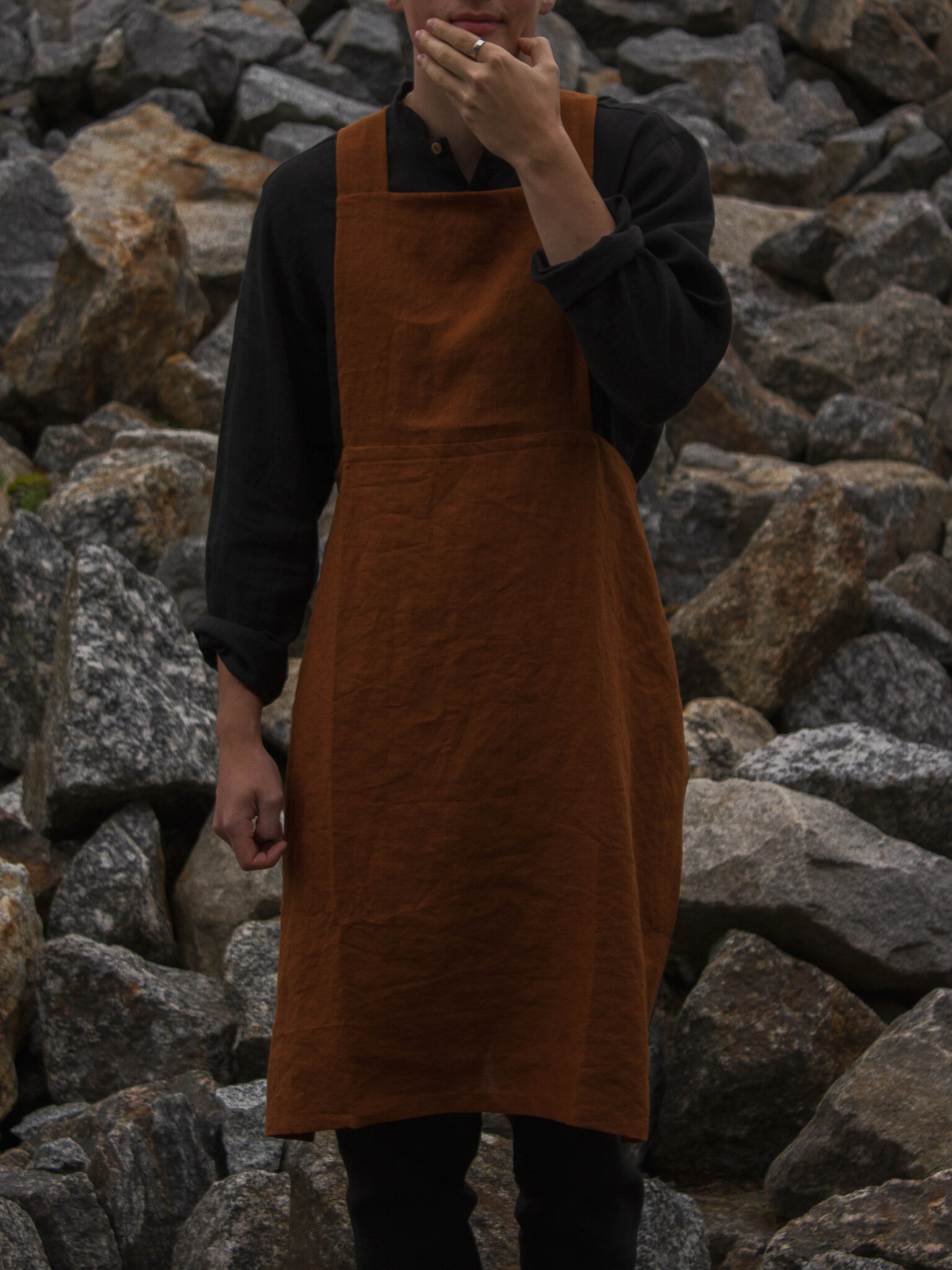 HULMU DESIGN Tablier en lin vert olive et cannelle