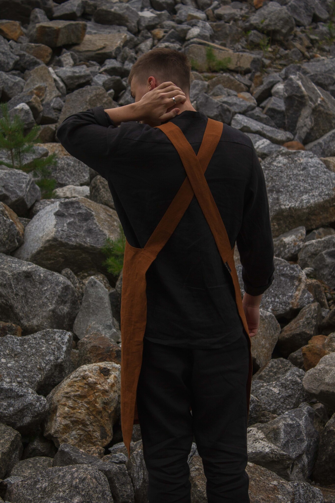 HULMU DESIGN Tablier en lin vert olive et cannelle