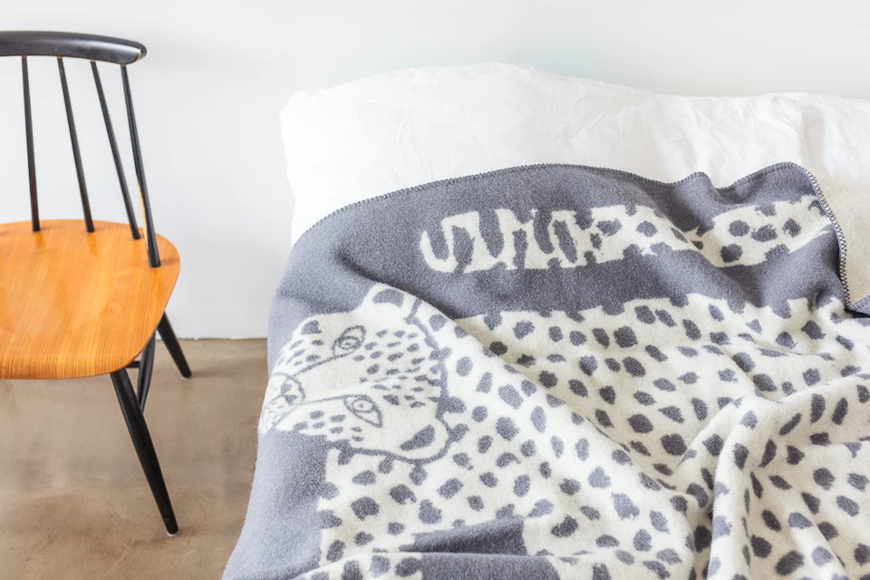KAUNISTE Woolen blanket "Leopardi" 130 x 180 cm grey/white