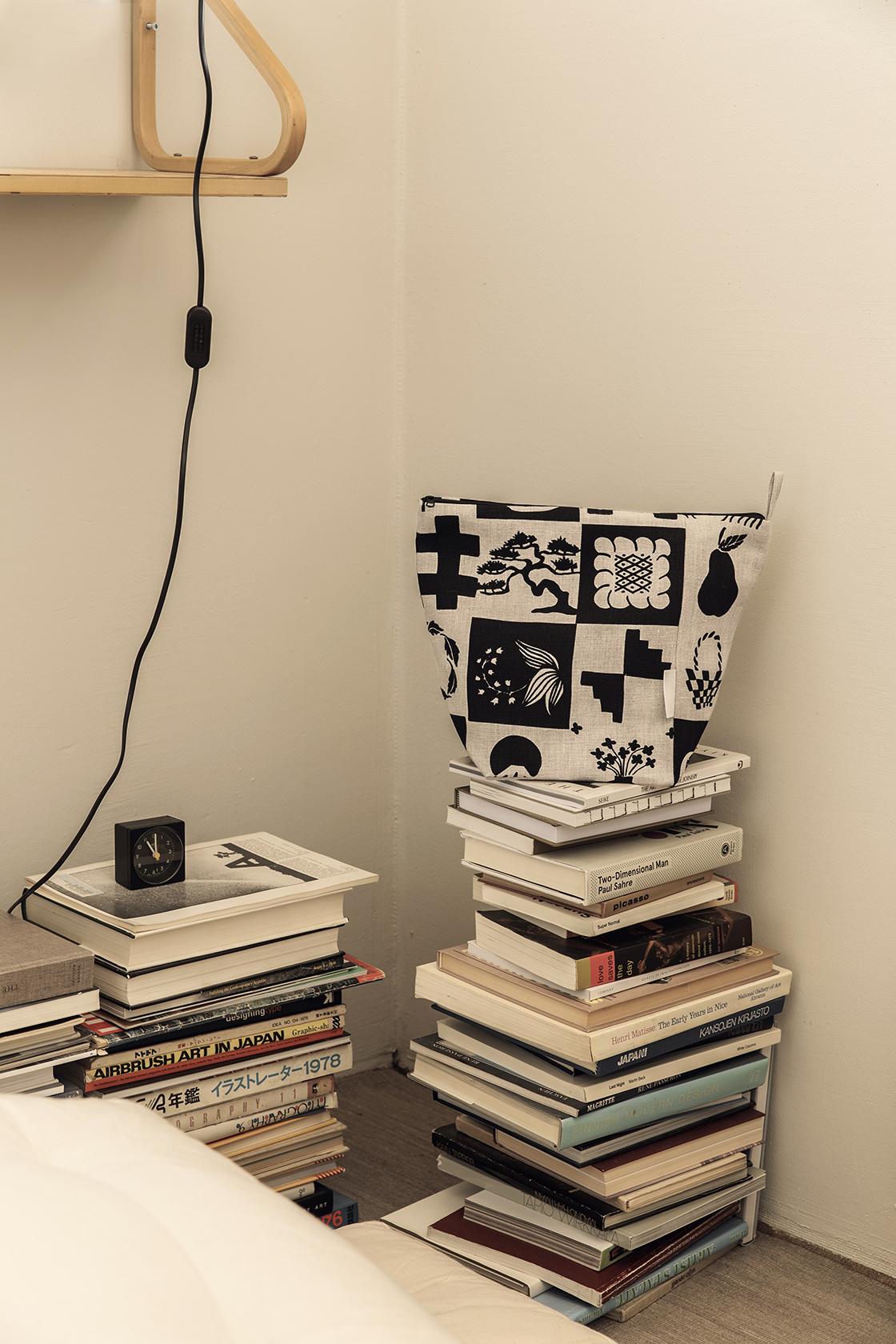 SAANA JA OLLI Hemp cosmetic bag "Kaukana kotoa" - two sizes!