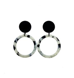 oorbEllen acryl 20mm zwart cirkel wit