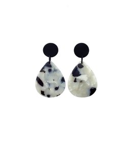oorbEllen acryl 12mm zwart druppel wit