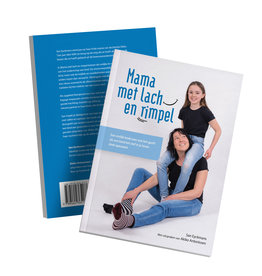 Mama met lach & rimpel