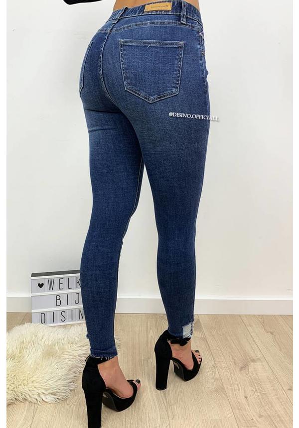 QUEEN HEARTS JEANS - DENIM BLUE - SKINNY CROP SIDE FRAY HEM - 9546