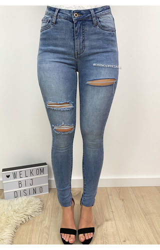 QUEEN HEARTS JEANS - BLUE - DISTRESSED SKINNY MEDIUM HIGH WAIST - 587 QUEEN HEARTS JEANS - BLUE - DISTRESSED SKINNY MEDIUM HIGH WAIST - 587
