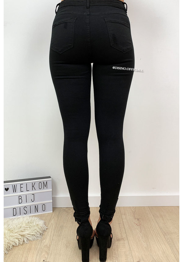 HELLO MISS - BLACK - DISTRESSED SUPER STRETCH SKINNY JEANS - 555