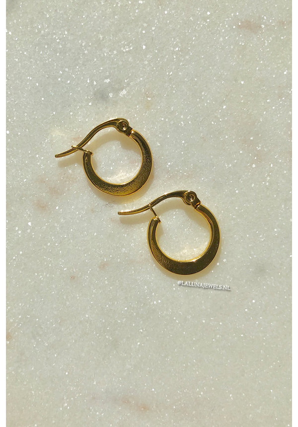 THIN CIRCLE EARRINGS