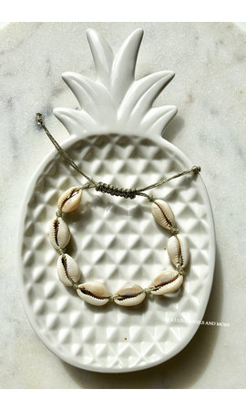 BIG SHELL BRACELET