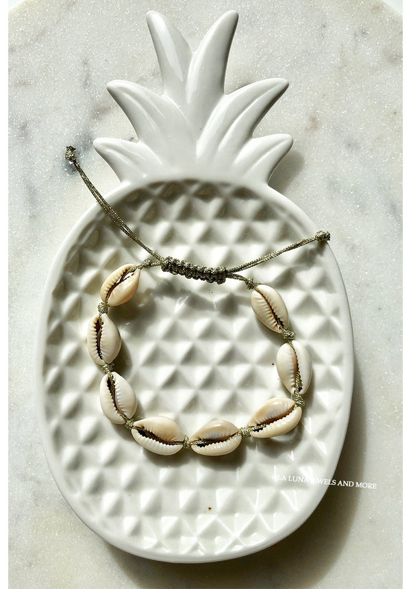 BIG SHELL BRACELET