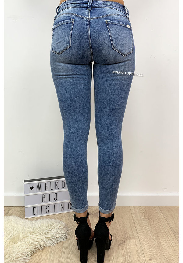 QUEEN HEARTS JEANS - LIGHT BLUE 