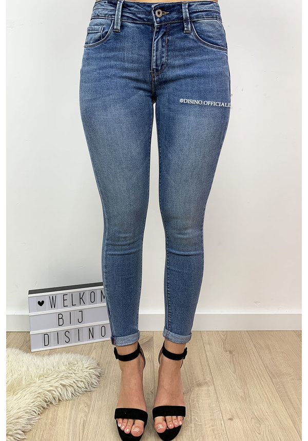 QUEEN HEARTS JEANS - LIGHT BLUE 