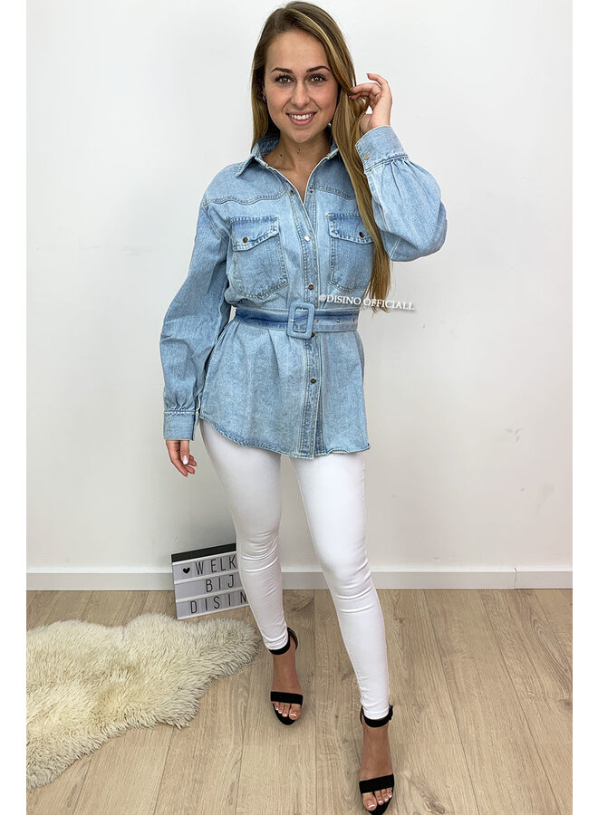 LIGHT BLUE - 'JANNET' - OVERSIZED DENIM JACK WITH BELT