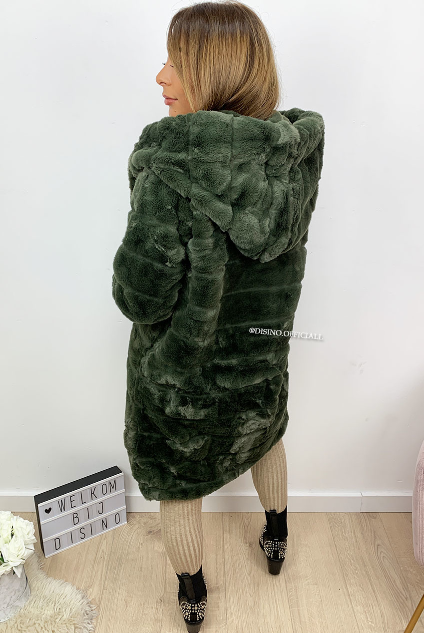 Somber pleegouders Mammoet OLIVE GREEN - 'SOPHIE' - LONG SUPER SOFT FAUX FUR COAT - DISINO - Fashion  Boutique