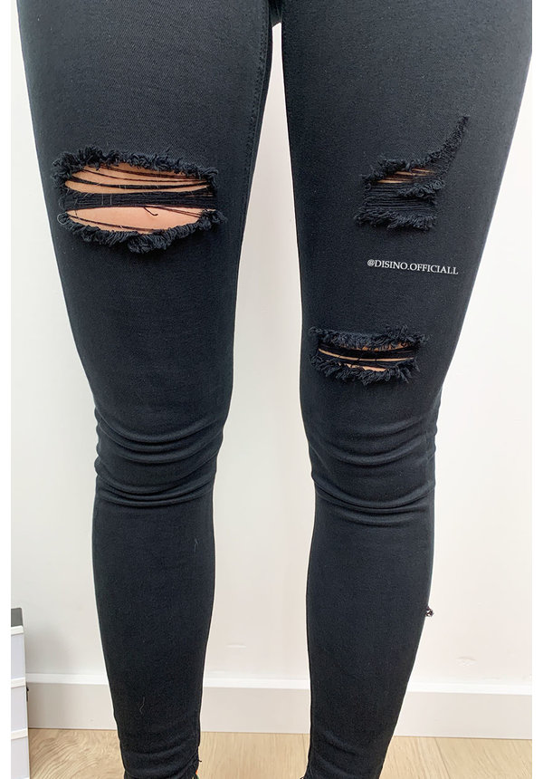 QUEEN HEARTS JEANS - BLACK - SKINNY CROP RIPPED ROLL UP - 683