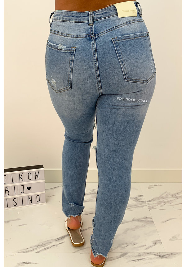 QUEEN HEART JEANS - LIGHT BLUE - SLIM FIT RIPPED BOYFRIEND JEANS - 760