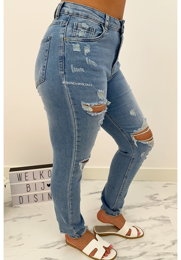 QUEEN HEART JEANS - LIGHT BLUE - SLIM FIT RIPPED BOYFRIEND JEANS - 760