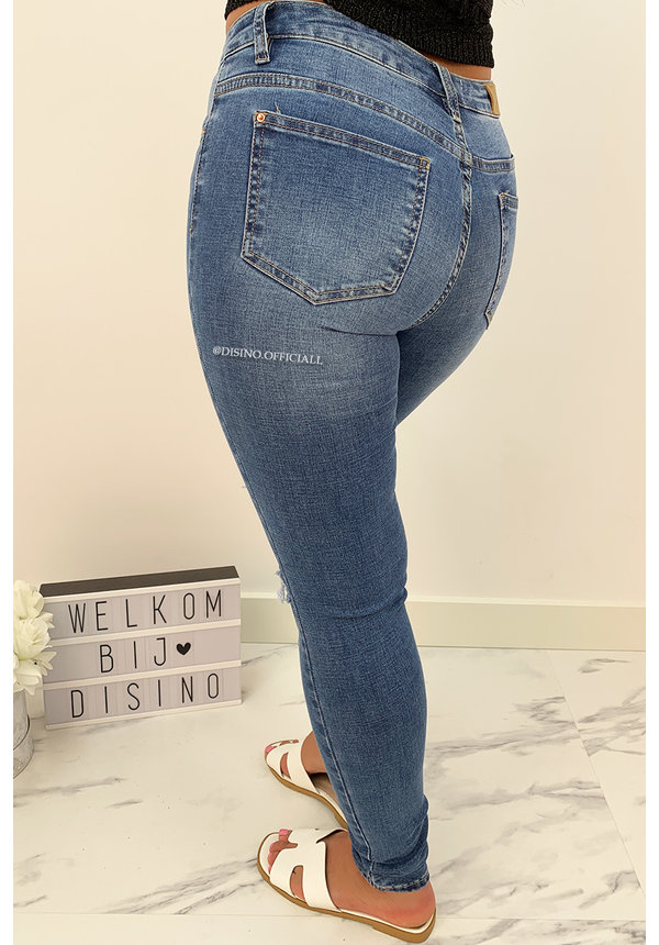 QUEEN HEARTS JEANS - BLUE - SUPER SKINNY RIPPED KNEE - 694