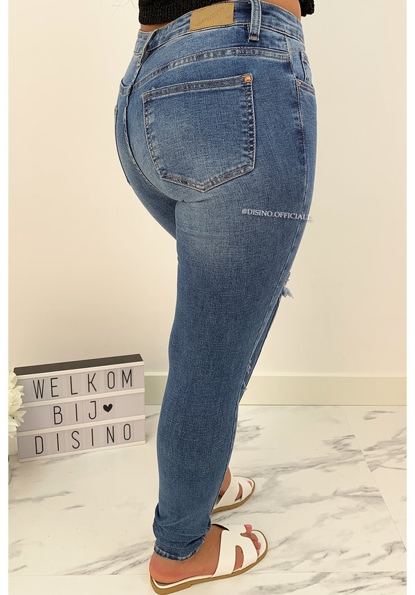 QUEEN HEARTS JEANS - BLUE - SUPER SKINNY RIPPED KNEE - 694