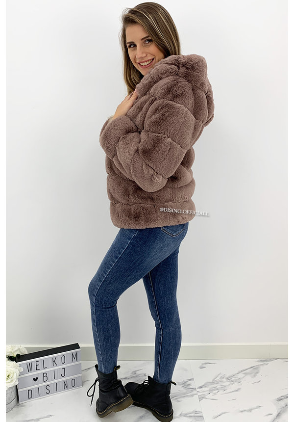 MOCCA - 'CUDDLE ME' - PREMIUM QUALITY FAUX FUR JACK WITH CAPUCHON