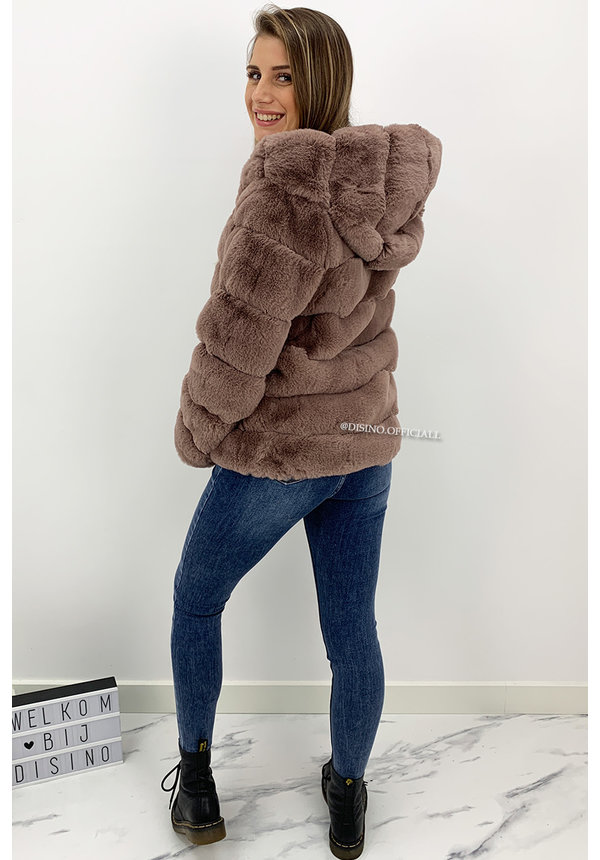 MOCCA - 'CUDDLE ME' - PREMIUM QUALITY FAUX FUR JACK WITH CAPUCHON