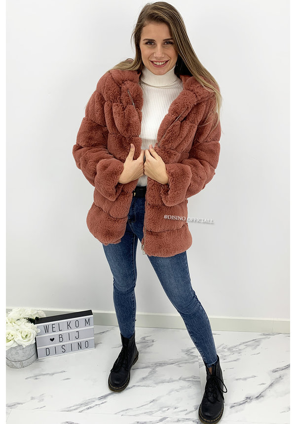 ROSE - 'CUDDLE ME' - PREMIUM QUALITY FAUX FUR JACK WITH CAPUCHON