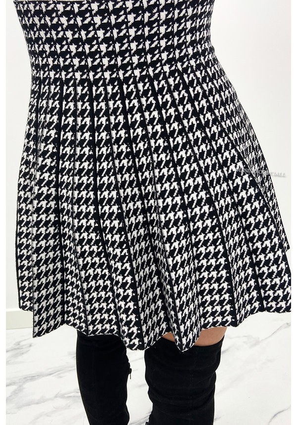 WHITE - 'DYLA SKIRT' - INSPIRED PRINT PLISSE A-LINE SKIRT