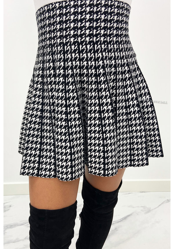 WHITE - 'DYLA SKIRT' - INSPIRED PRINT PLISSE A-LINE SKIRT